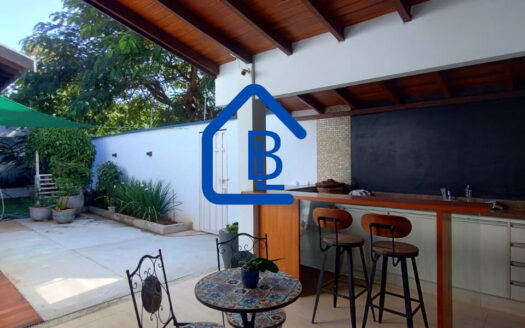 Casa no bairro Jardim Europa com 4 quartos e garagem para 4 carros